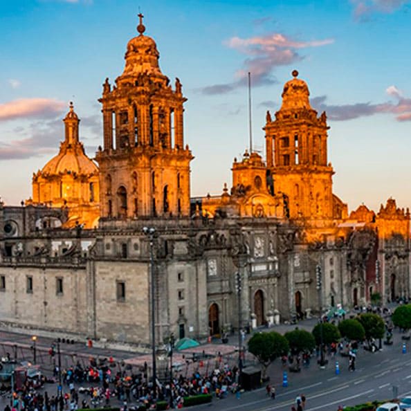 Centro Histórico entre Ruinas y Palacios